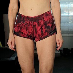 Lululemon Hotty Hot Low-Rise Lined Short 2.5", Size 4, Black/Red